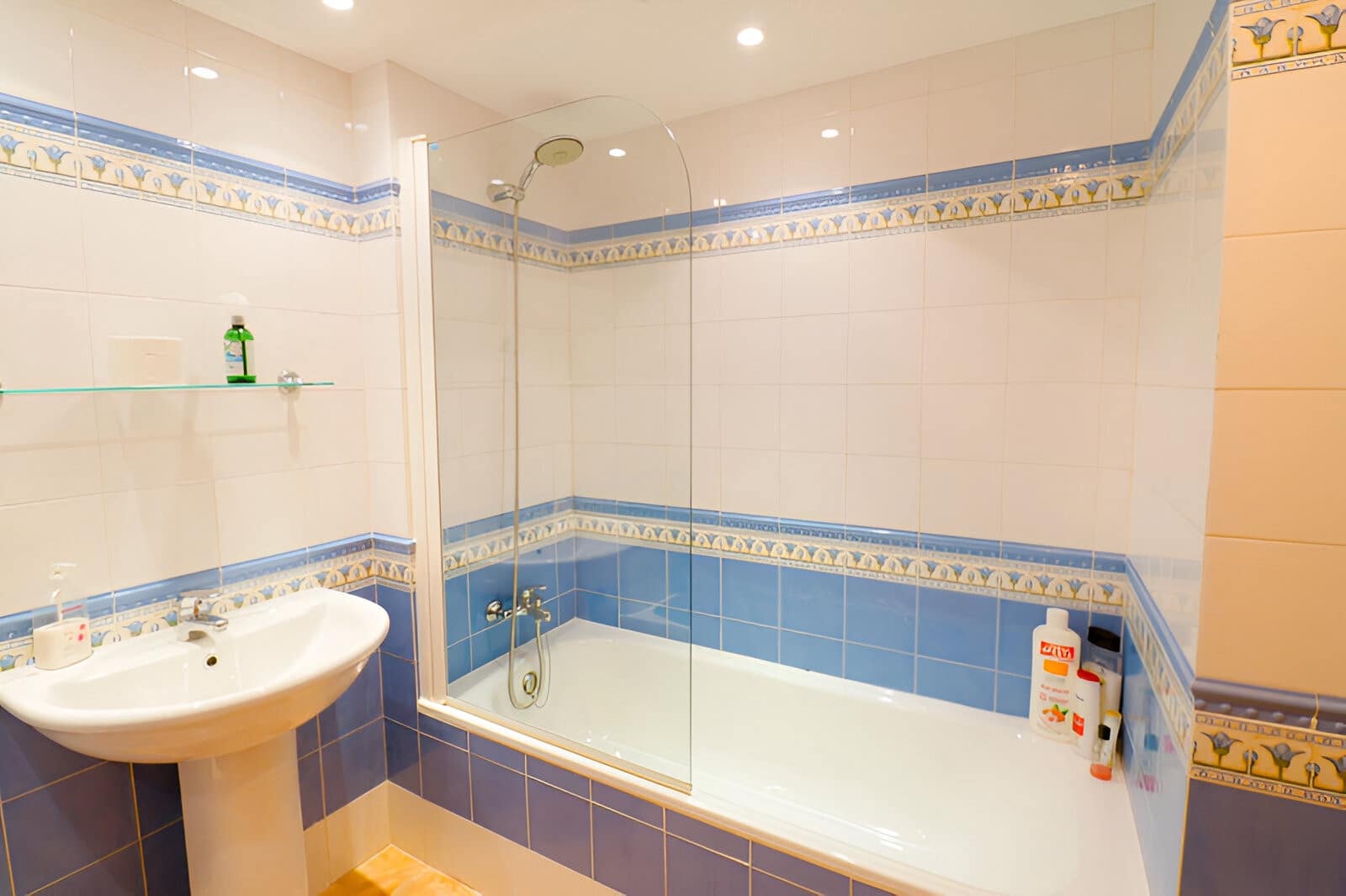 Apartamento de 2 habitaciones en New Golden Mile en venta con piscina garaje - 355.000 € (Ref: 9151787)