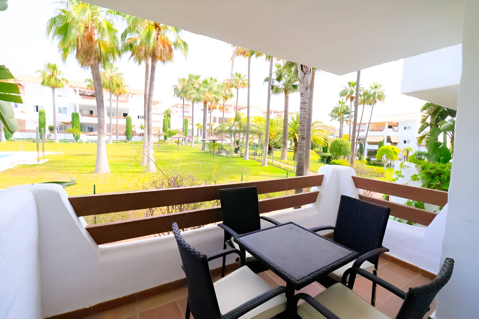 Apartamento de 2 habitaciones en New Golden Mile en venta con piscina garaje - 355.000 € (Ref: 9151787)