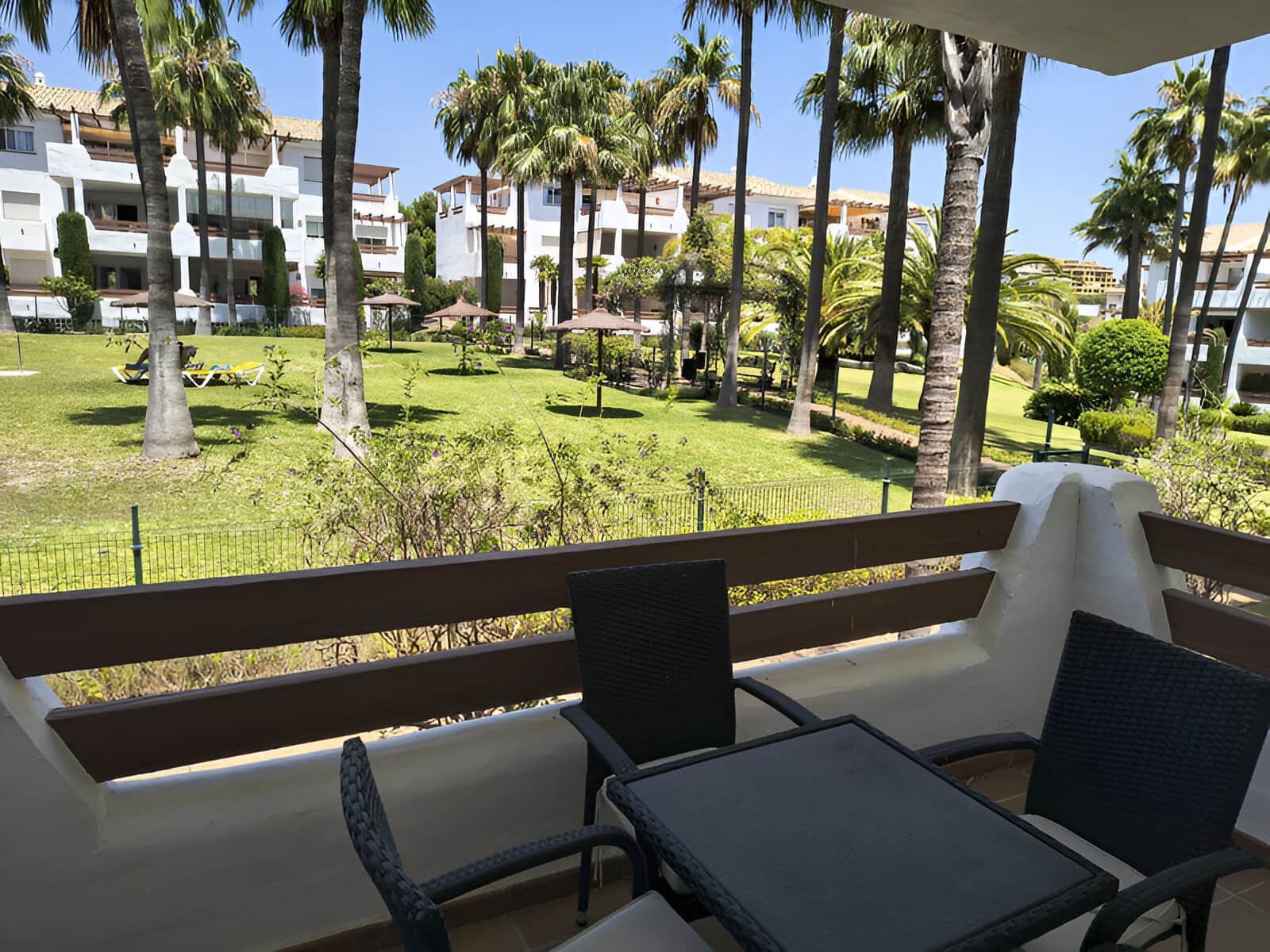 Apartamento de 2 habitaciones en New Golden Mile en venta con piscina garaje - 355.000 € (Ref: 9151787)