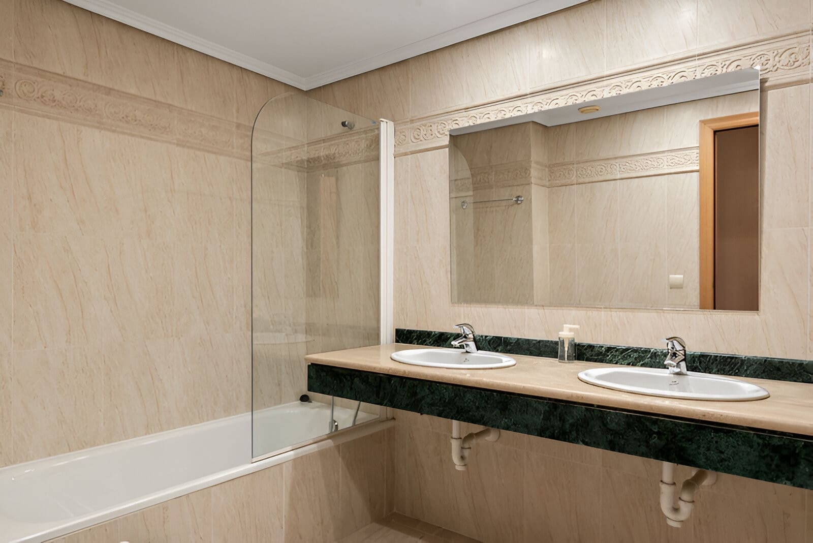 2 bedroom Apartment for sale in New Golden Mile with pool garage - € 355,000 (Ref: 9151788)