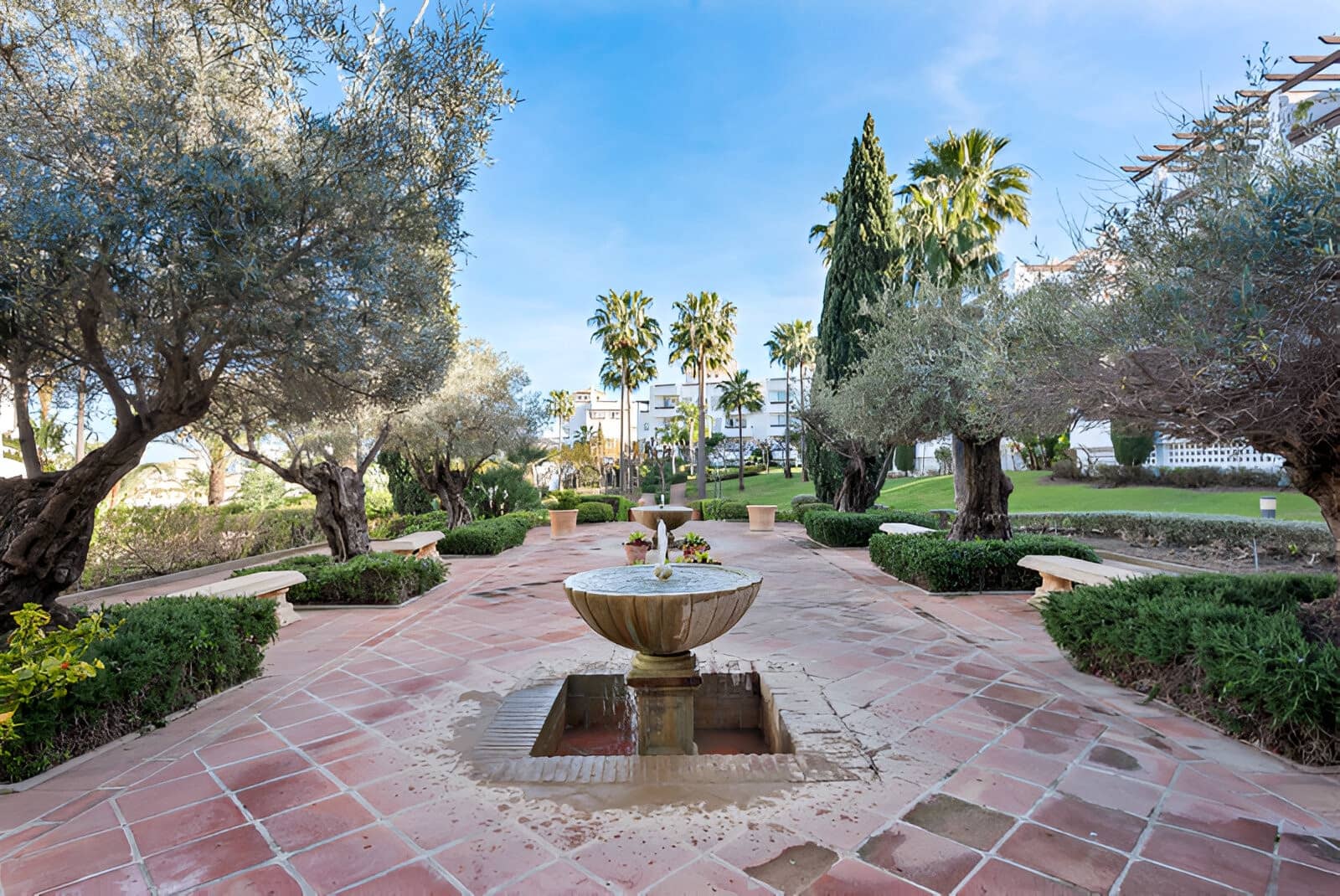 2 bedroom Apartment for sale in New Golden Mile with pool garage - € 355,000 (Ref: 9151788)