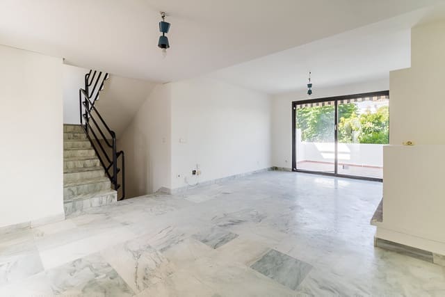 3 soverom Hus til salgs i Costalita, Estepona med svømmebasseng garasje - € 459 000 (Ref: 9162127)