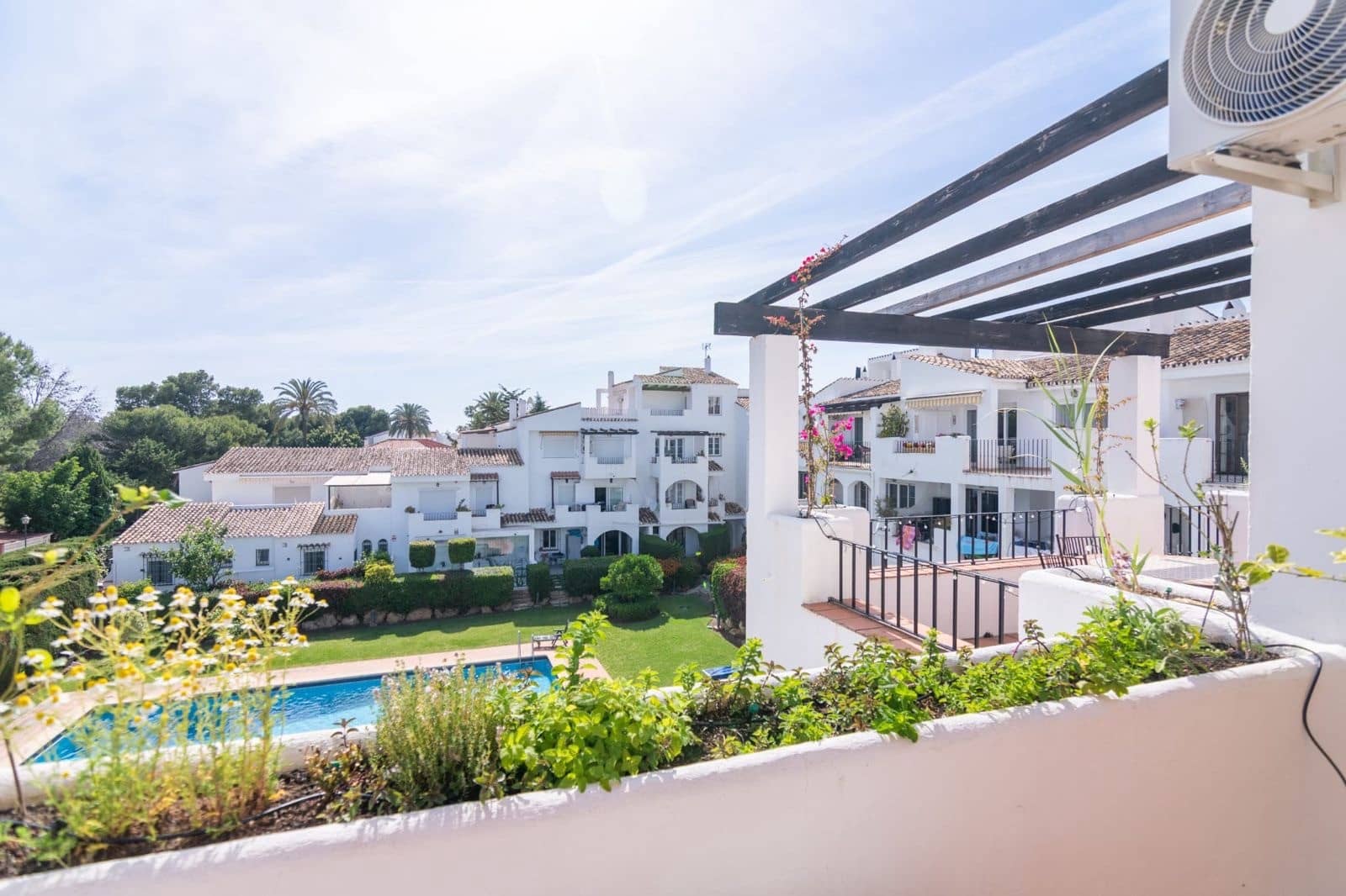 3 soveværelse Penthouse til salg i El Paraiso med swimmingpool - € 535.000 (Ref: 9171291)