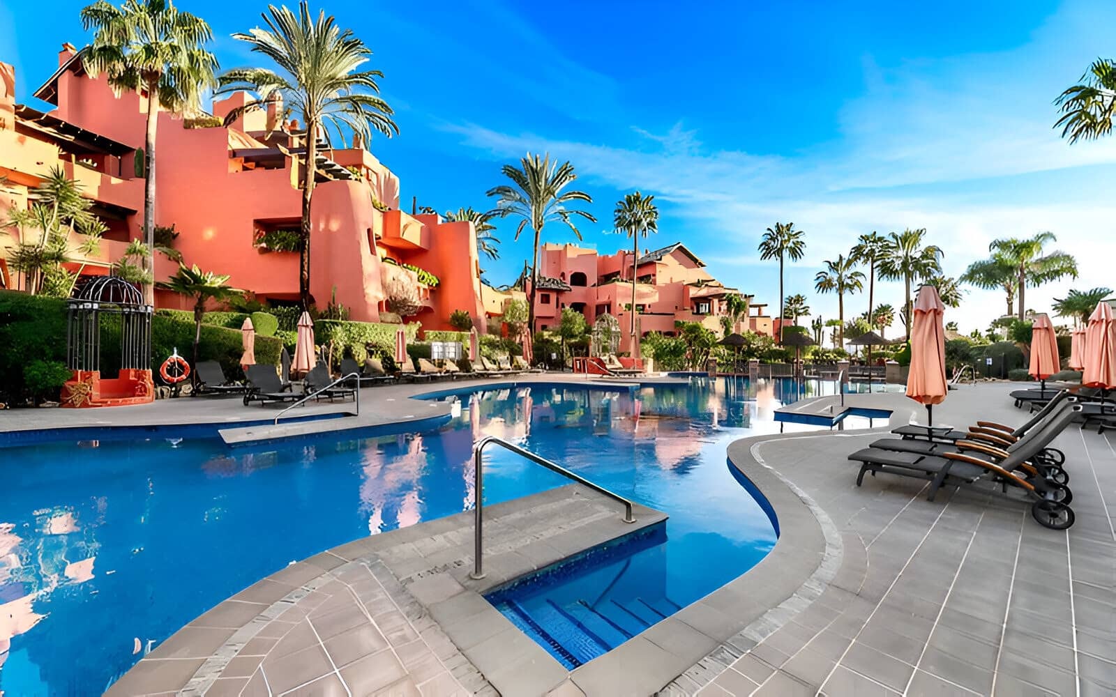 3 quarto Penthouse para venda em Marbella com piscina garagem - 2 250 000 € (Ref: 9197612)