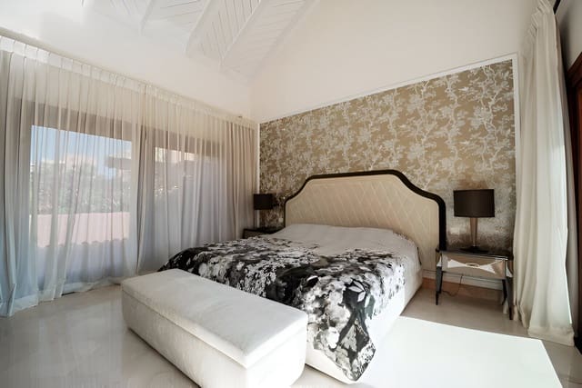 3 quarto Penthouse para venda em Marbella com piscina garagem - 2 250 000 € (Ref: 9197612)