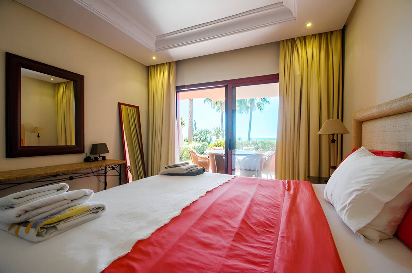 2 bedroom Apartment for sale in Estepona with pool garage - € 1,350,000 (Ref: 9197614)