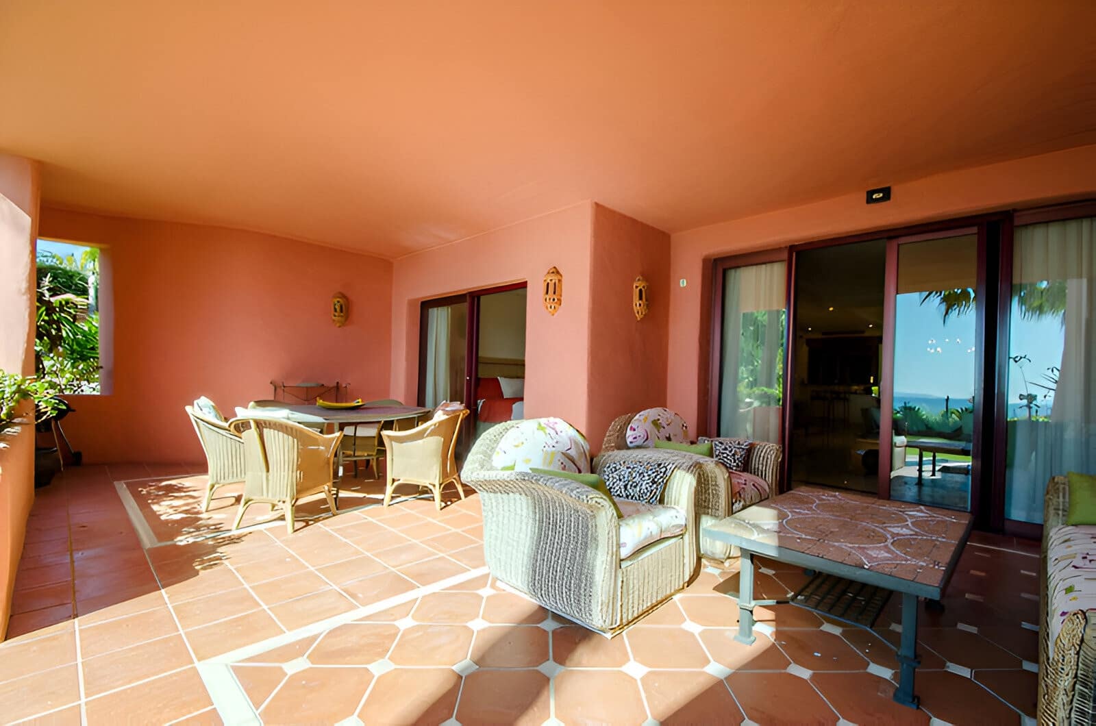 2 bedroom Apartment for sale in Estepona with pool garage - € 1,350,000 (Ref: 9197614)