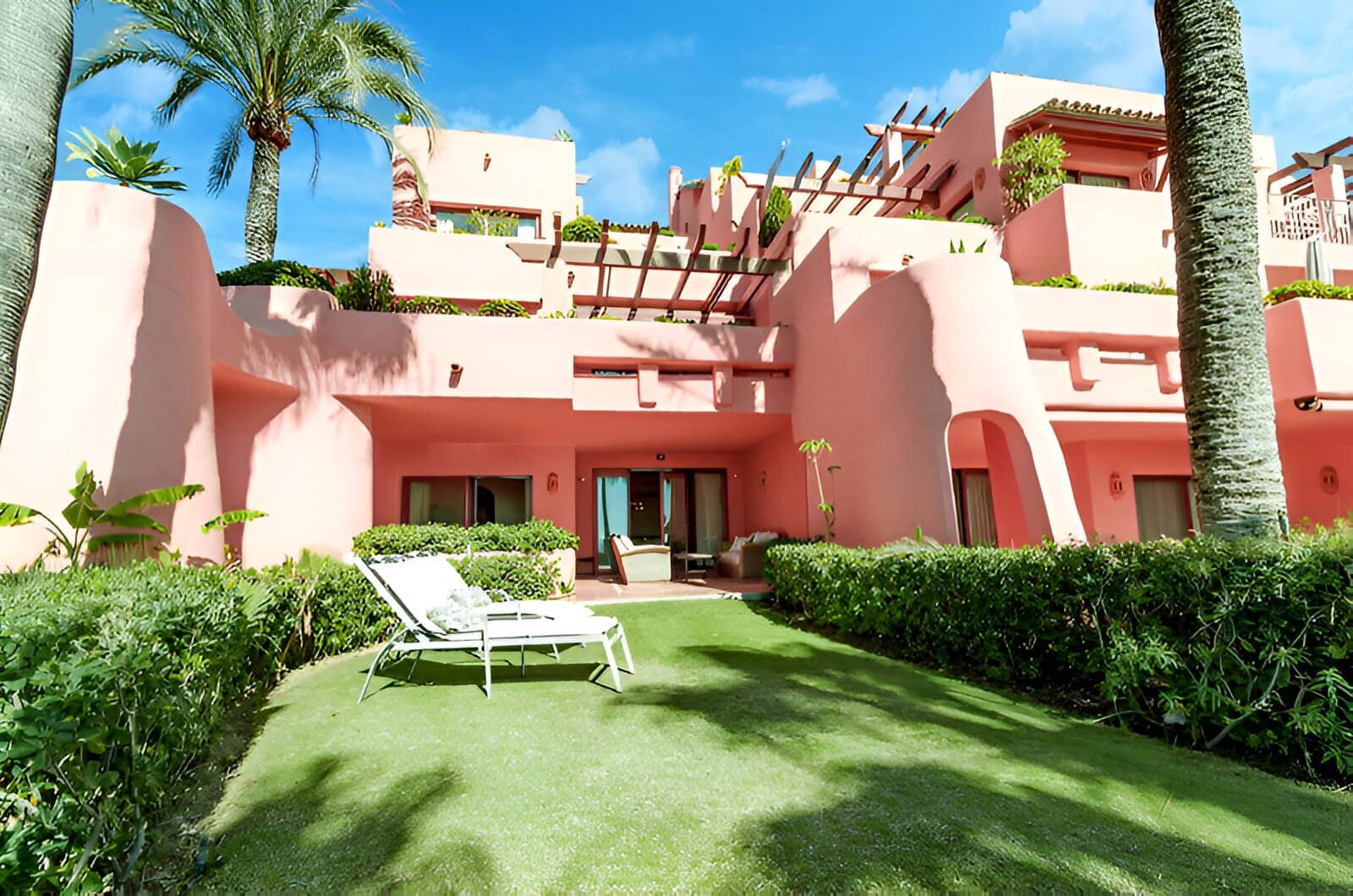 2 bedroom Apartment for sale in Estepona with pool garage - € 1,350,000 (Ref: 9197614)
