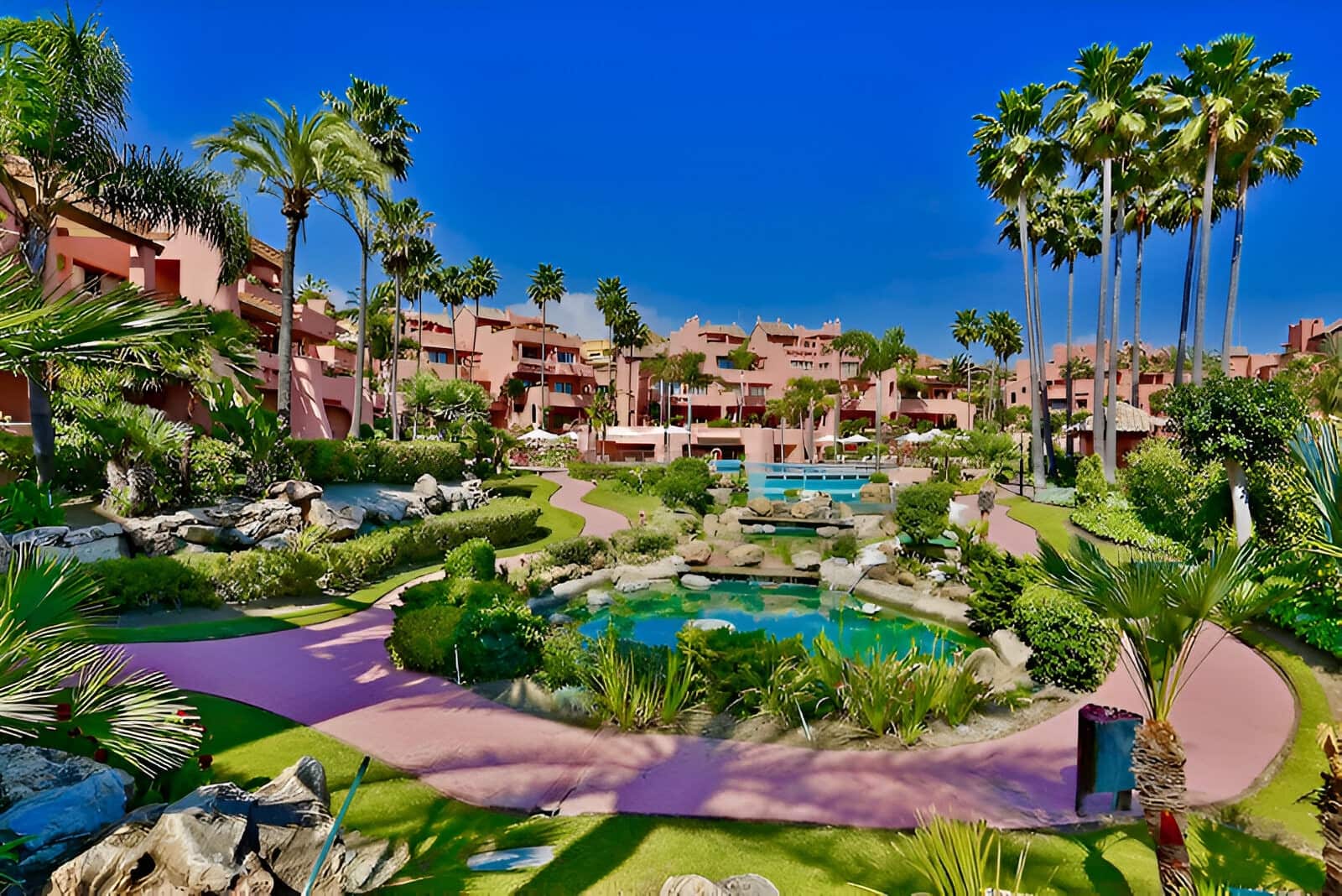 2 bedroom Apartment for sale in Estepona with pool garage - € 1,350,000 (Ref: 9197614)