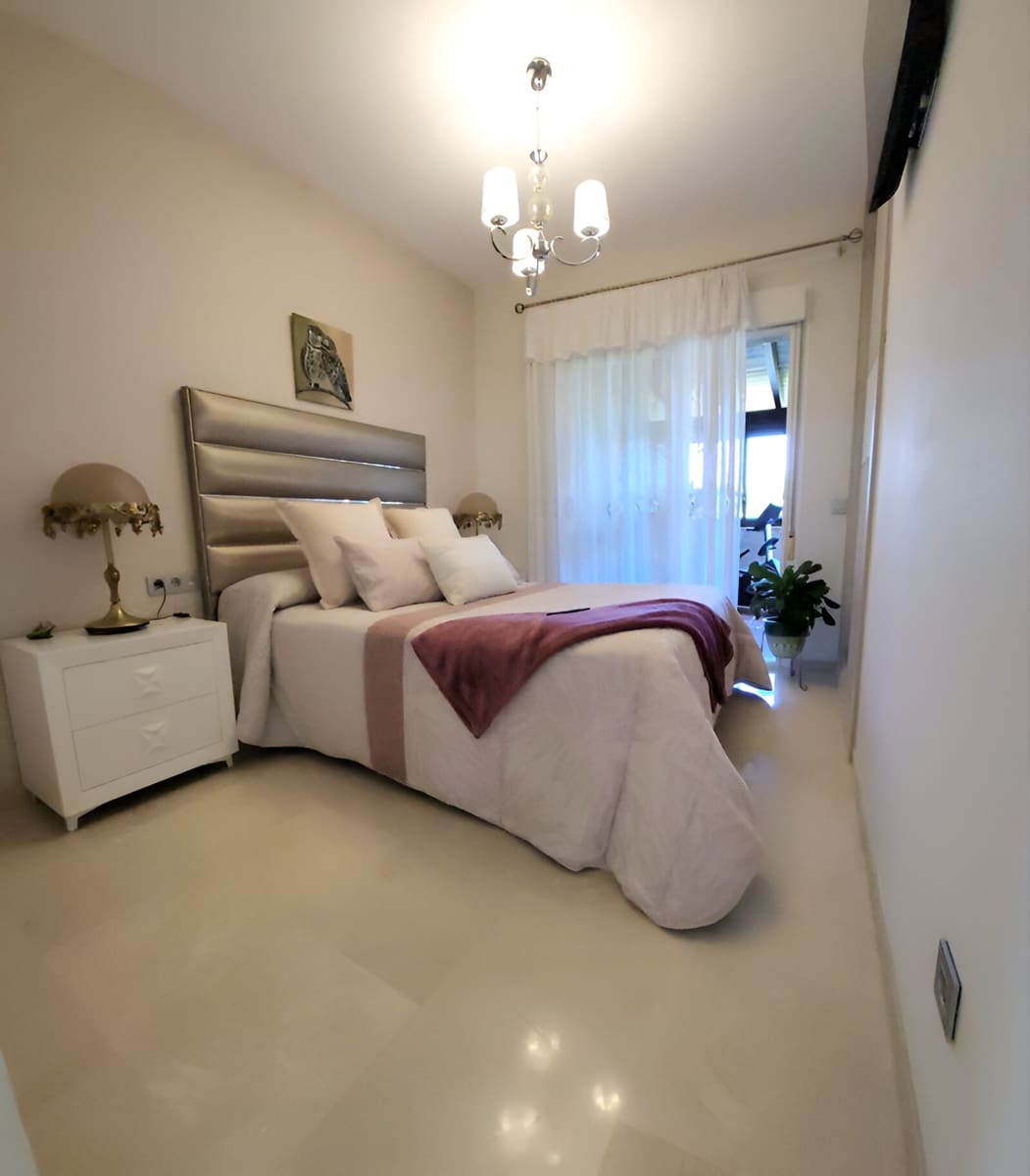 3 slaapkamer Penthouse te koop in Estepona met zwembad - € 810.000 (Ref: 9197615)