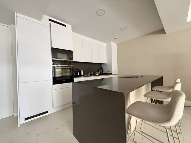 Apartamento de 2 habitaciones en Casares en venta con piscina garaje - 649.000 € (Ref: 9197616)