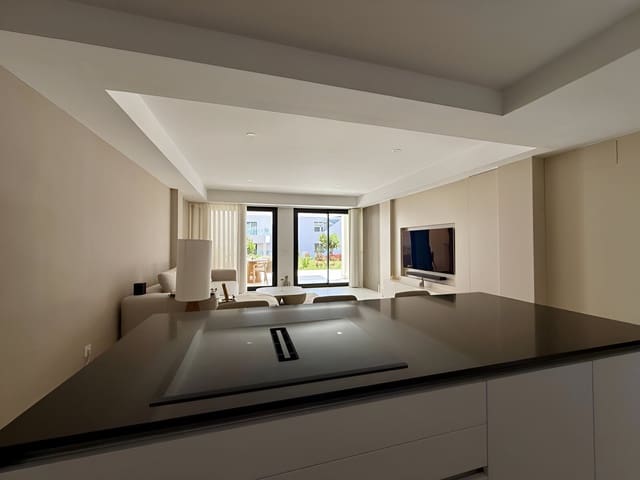 Apartamento de 2 habitaciones en Casares en venta con piscina garaje - 649.000 € (Ref: 9197616)