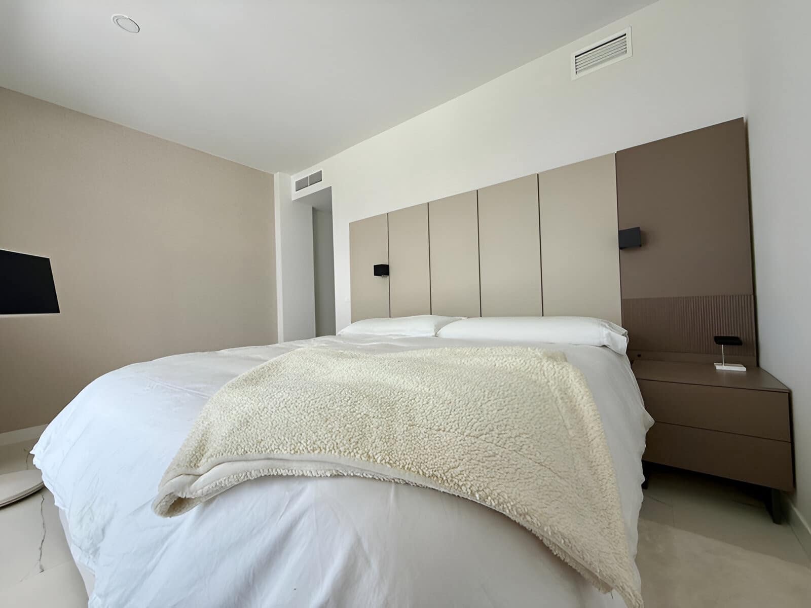 2 bedroom Apartment for sale in Casares with pool garage - € 649,000 (Ref: 9197616)