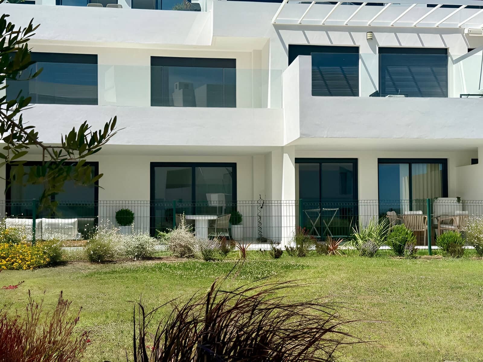 2 bedroom Apartment for sale in Casares with pool garage - € 649,000 (Ref: 9197616)