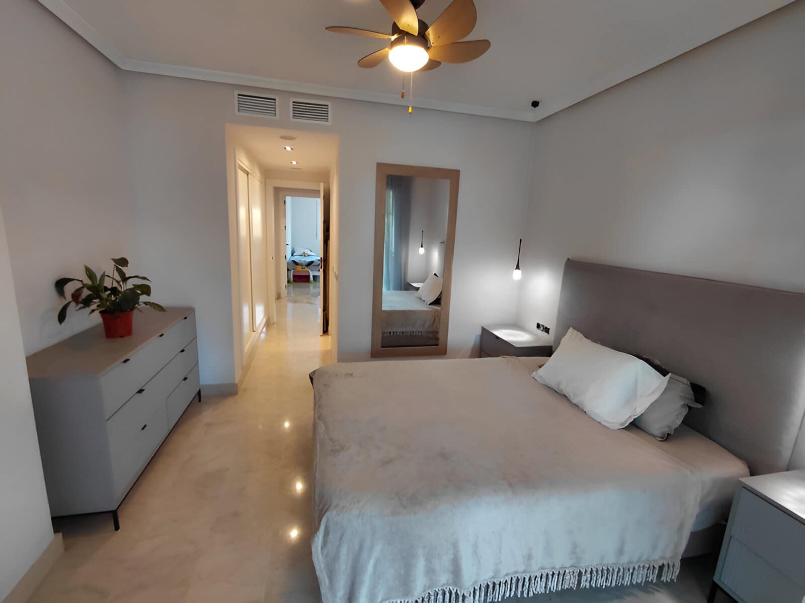 2 bedroom Apartment for sale in Marbella with pool garage - € 540,000 (Ref: 9197617)