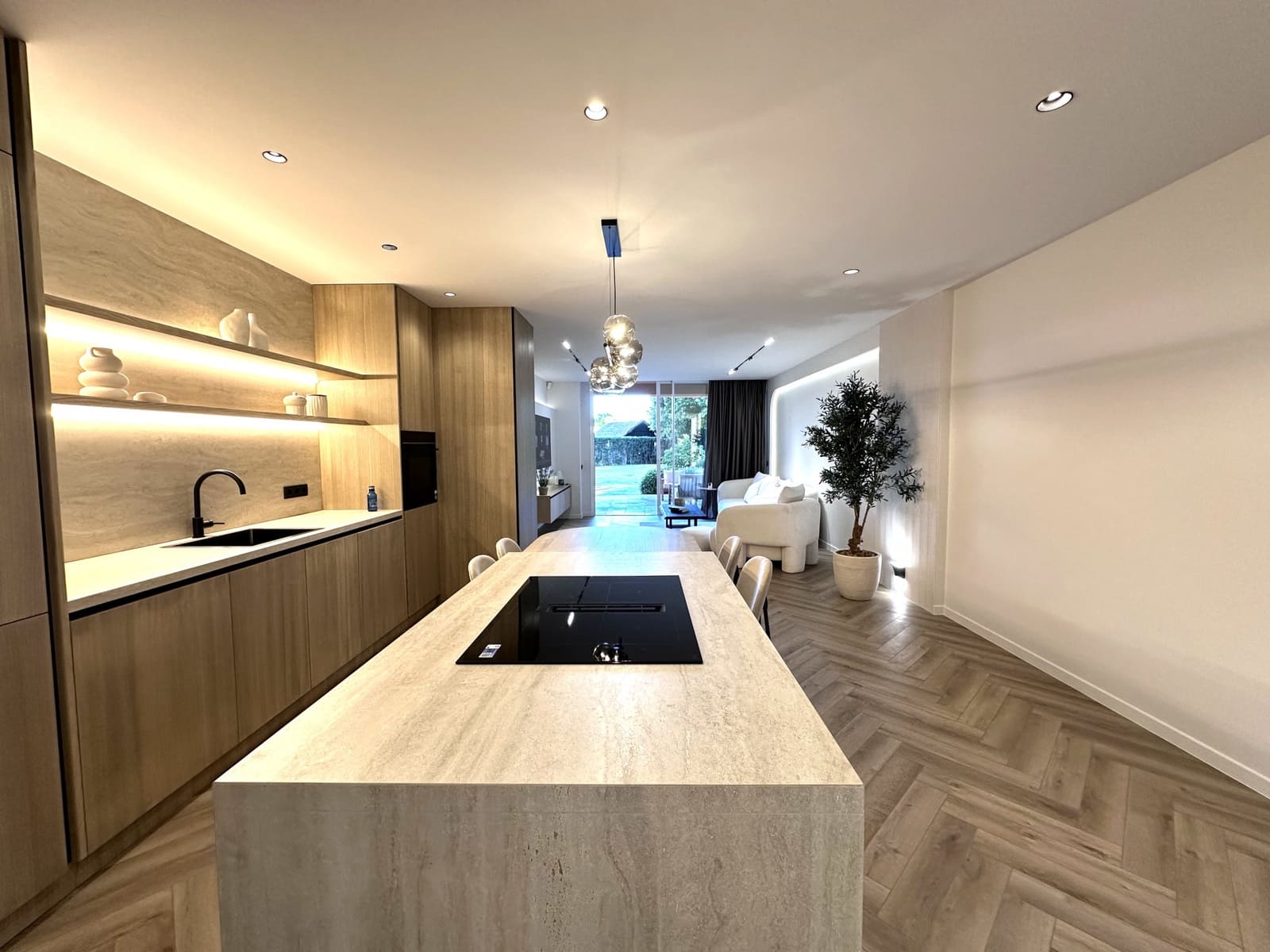 3 soverom Leilighet til salgs i Nueva Andalucia med garasje - € 1 190 000 (Ref: 9243048)