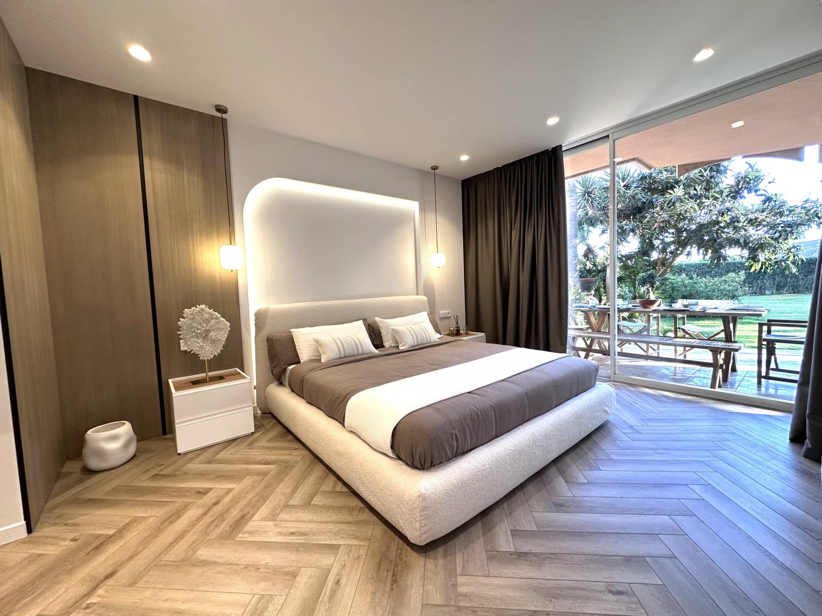 3 soverom Leilighet til salgs i Nueva Andalucia med garasje - € 1 190 000 (Ref: 9243048)