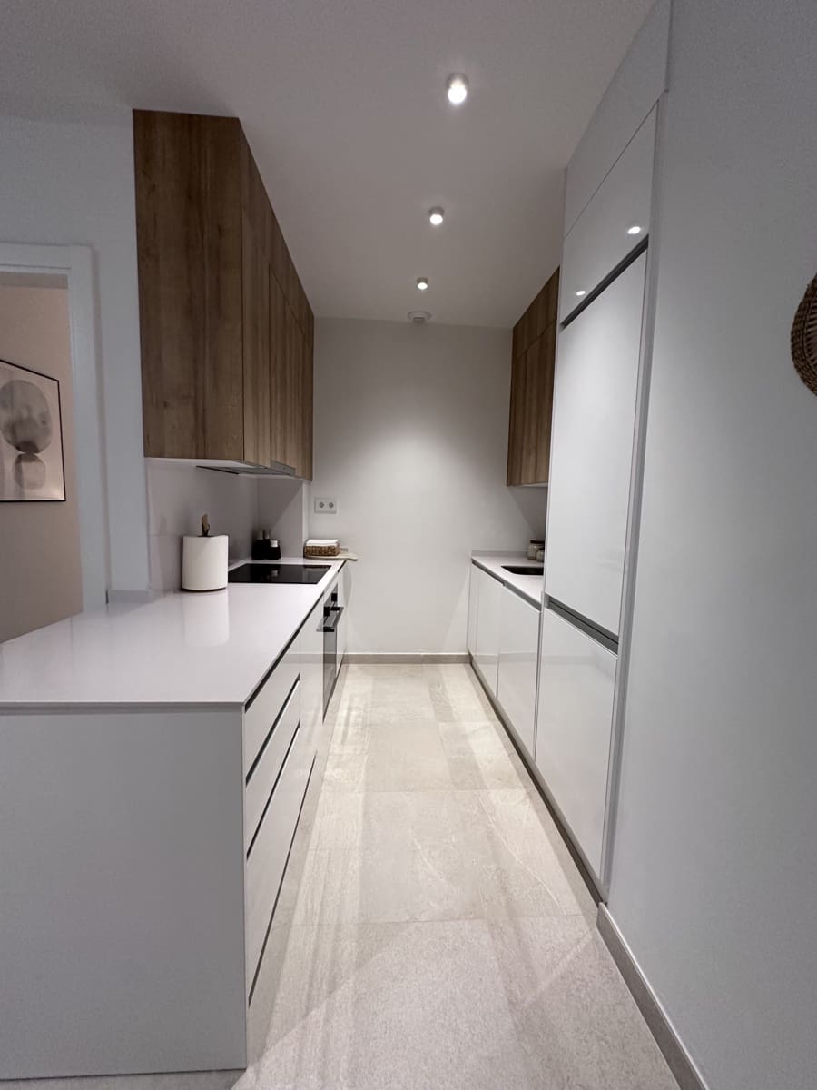 2 soverom Leilighet til salgs i Estepona med svømmebasseng garasje - € 550 000 (Ref: 9254834)