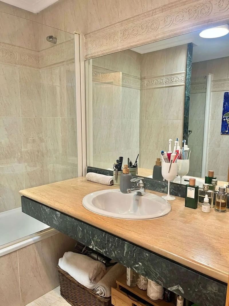 Apartamento de 2 habitaciones en New Golden Mile en venta con piscina garaje - 349.000 € (Ref: 9455973)