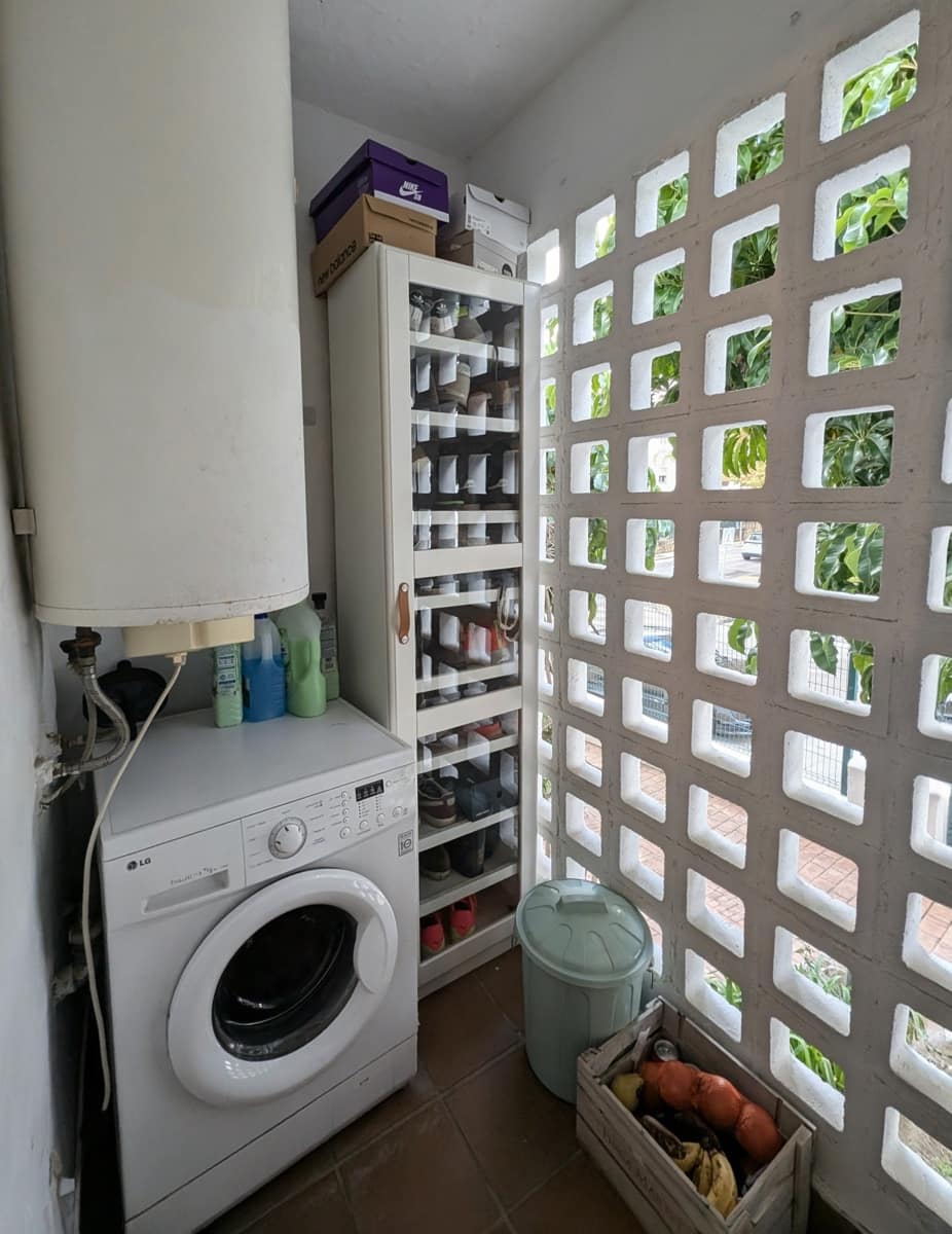 Apartamento de 2 habitaciones en New Golden Mile en venta con piscina garaje - 349.000 € (Ref: 9455973)