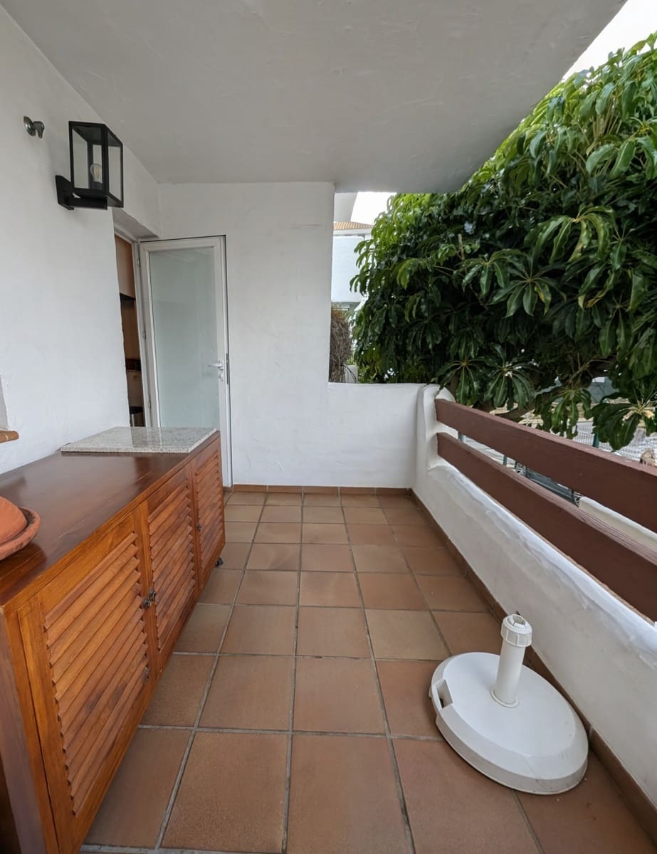 Apartamento de 2 habitaciones en New Golden Mile en venta con piscina garaje - 349.000 € (Ref: 9455973)