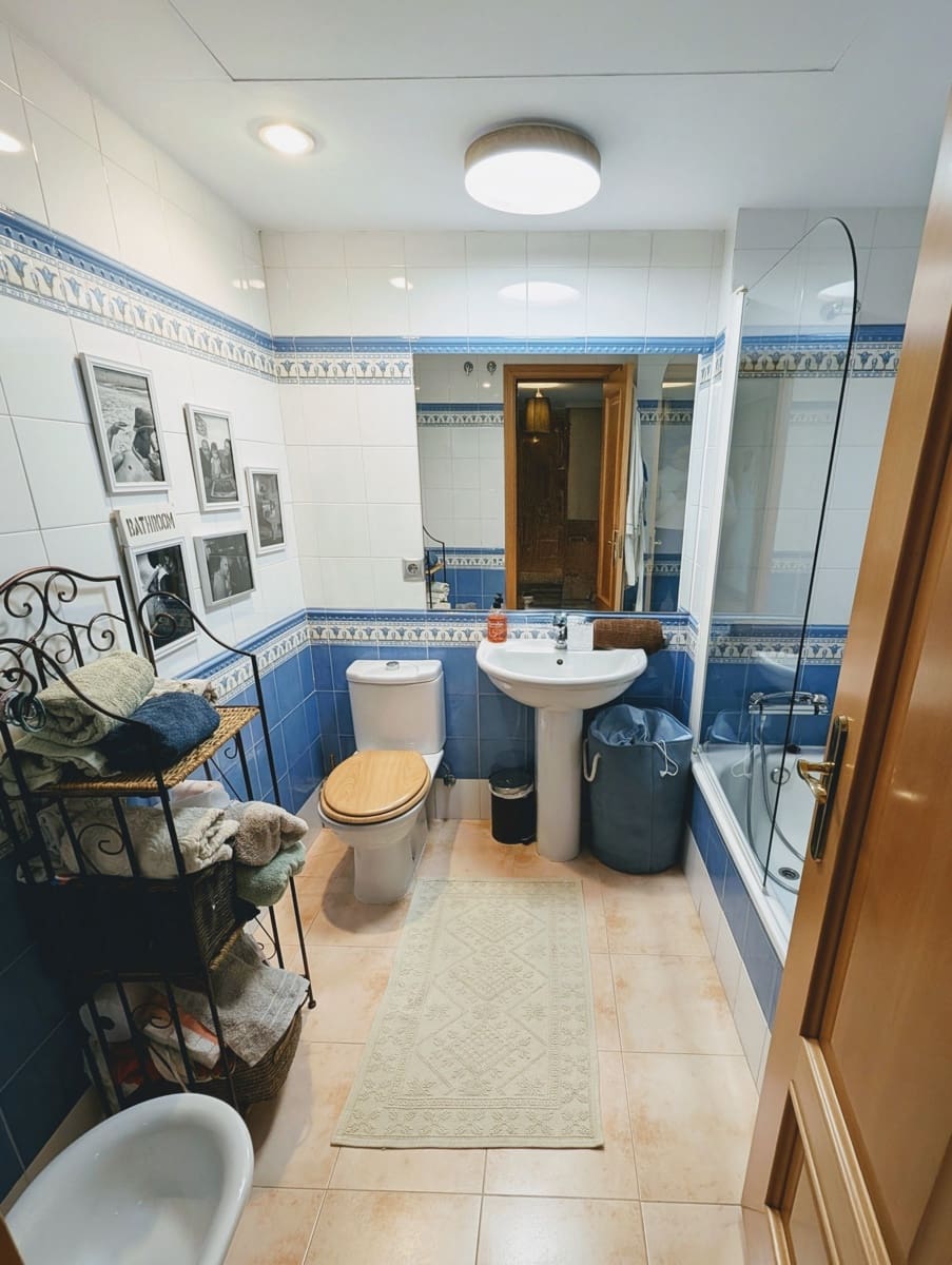 Apartamento de 2 habitaciones en New Golden Mile en venta con piscina garaje - 349.000 € (Ref: 9455973)