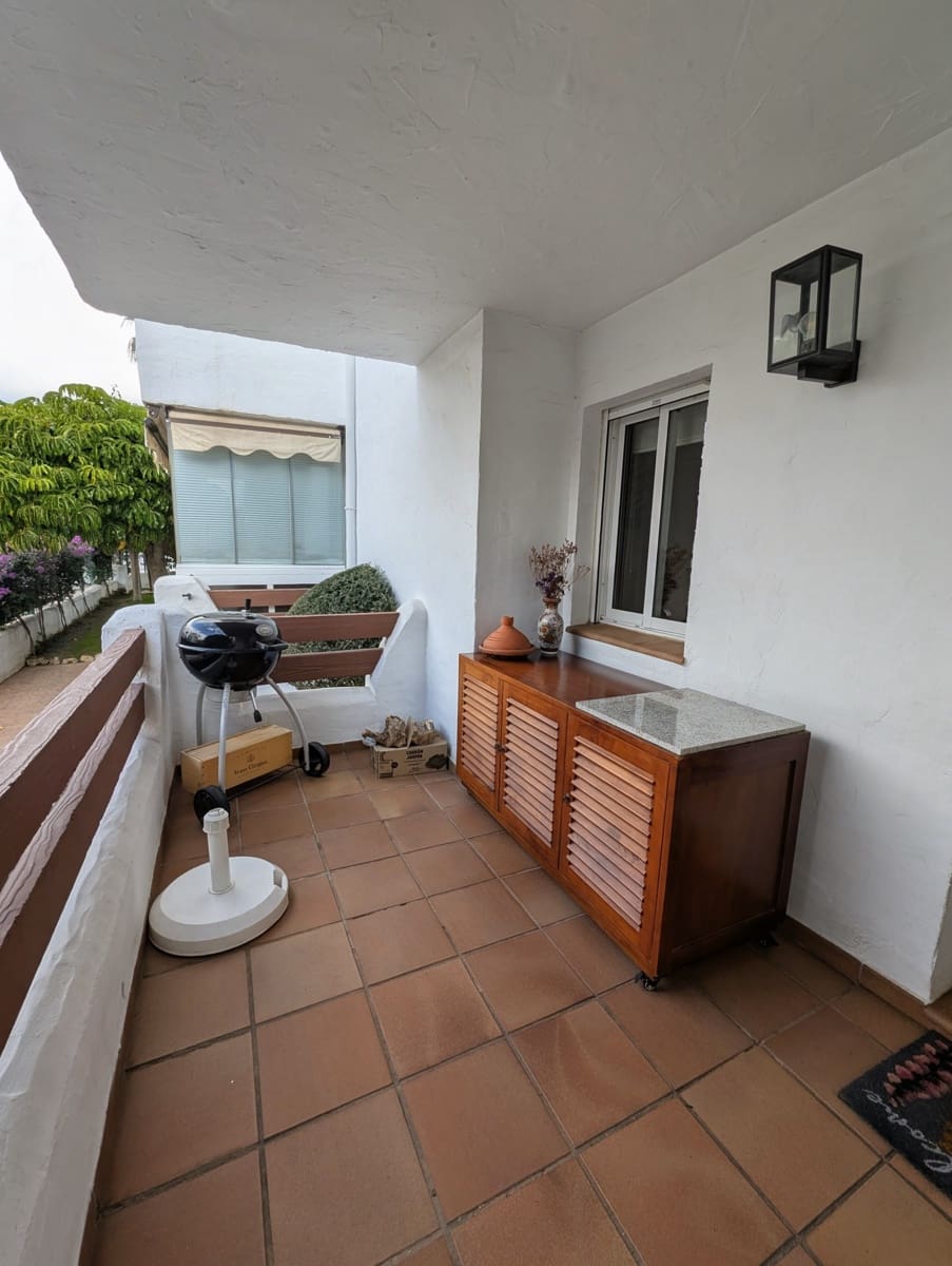 Apartamento de 2 habitaciones en New Golden Mile en venta con piscina garaje - 349.000 € (Ref: 9455973)