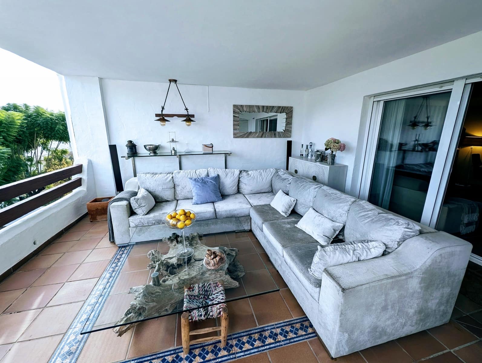 Apartamento de 2 habitaciones en New Golden Mile en venta con piscina garaje - 349.000 € (Ref: 9455973)