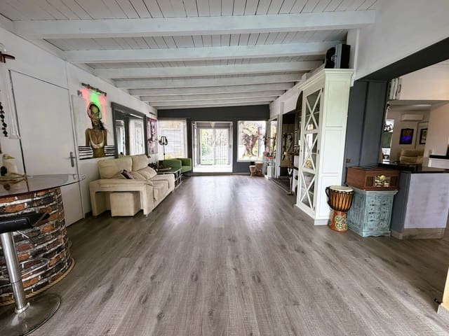 5 Zimmer Villa zu verkaufen in Estepona Golf, Estepona mit Pool Garage - 794.000 € (Ref: 9568269)