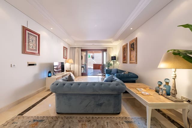 3 chambre Appartement à vendre à New Golden Mile, Estepona avec piscine garage - 825 000 € (Ref: 9698157)