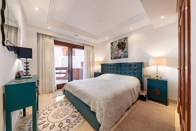 3 chambre Appartement à vendre à New Golden Mile, Estepona avec piscine garage - 825 000 € (Ref: 9698157)