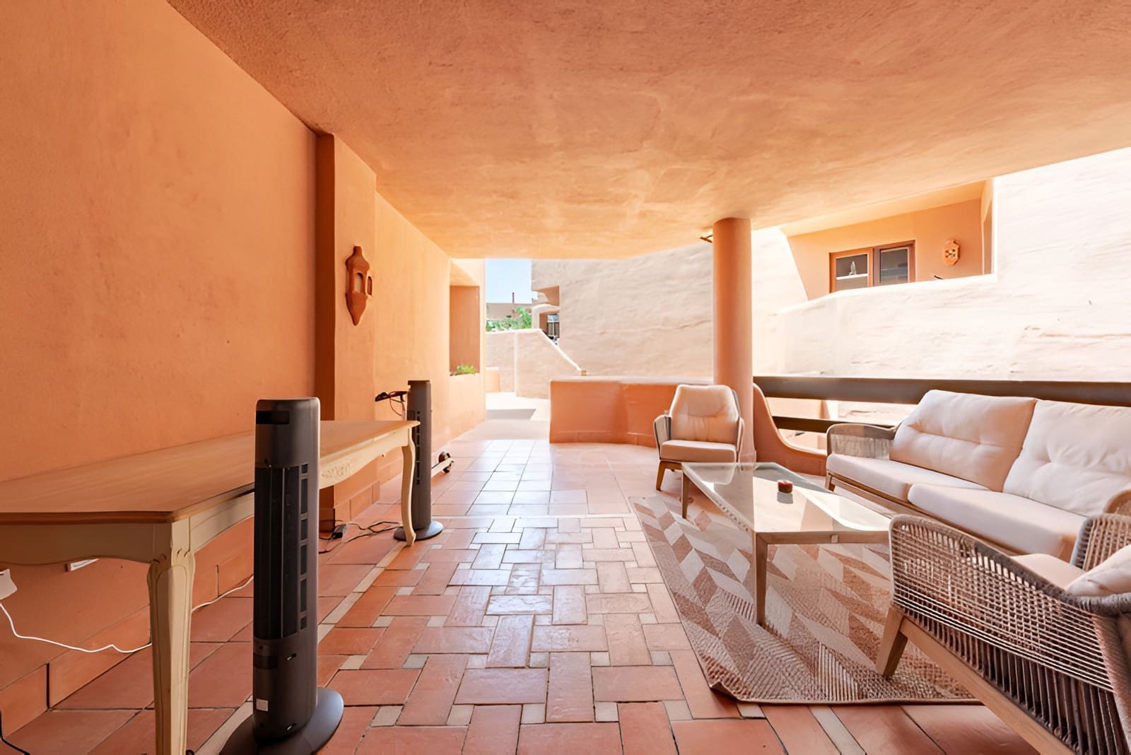 Apartamento de 3 habitaciones en New Golden Mile en venta con piscina garaje - 825.000 € (Ref: 9698157)