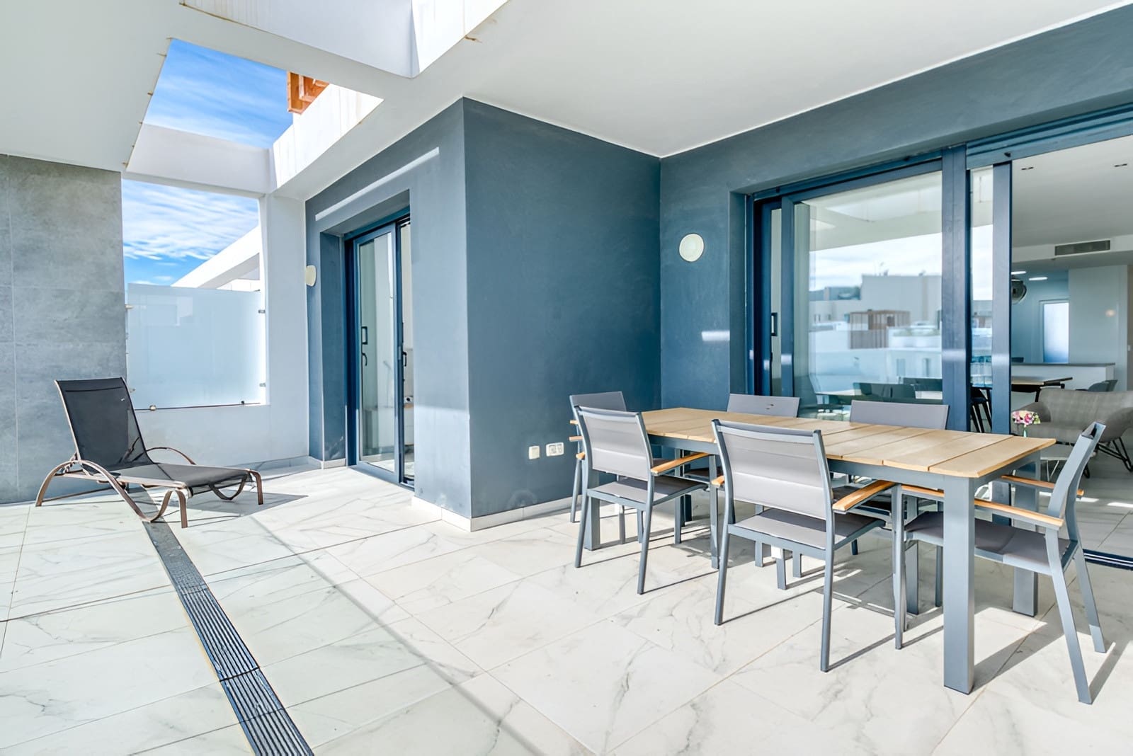 2 bedroom Penthouse for sale in New Golden Mile with pool garage - € 690,000 (Ref: 9698159)