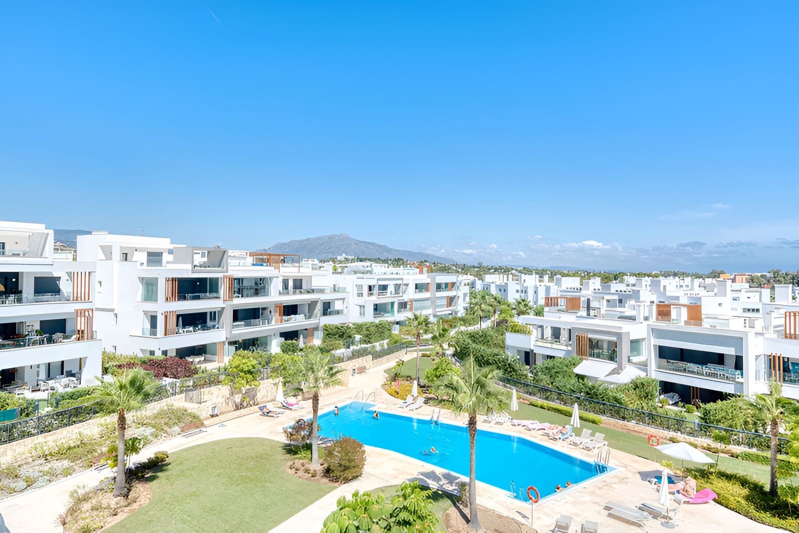 2 bedroom Penthouse for sale in New Golden Mile with pool garage - € 690,000 (Ref: 9698159)