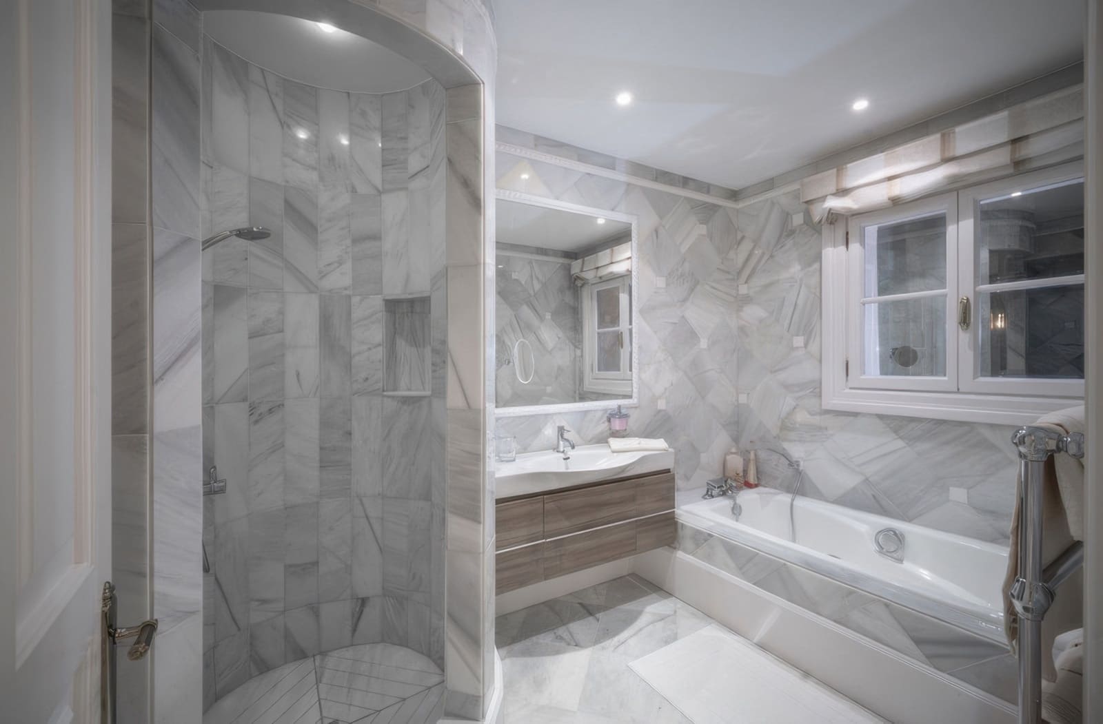 6 bedroom Villa for sale in San Roque with pool garage - € 4,700,000 (Ref: 9701443)