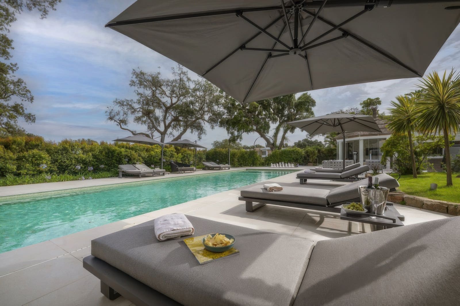 6 bedroom Villa for sale in San Roque with pool garage - € 4,700,000 (Ref: 9701443)