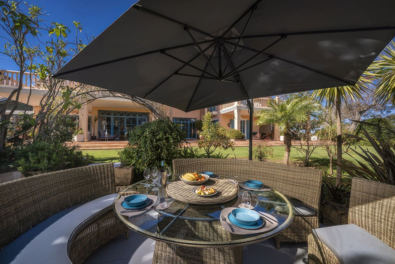 6 bedroom Villa for sale in San Roque with pool garage - € 4,700,000 (Ref: 9701443)