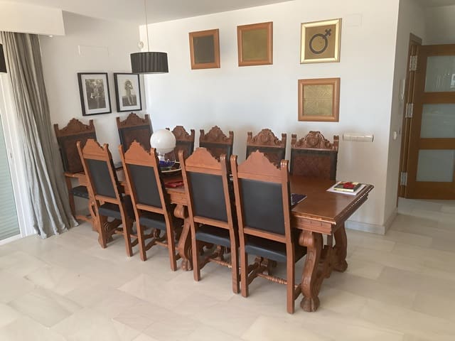 5 soveværelse Byhus til salg i Estepona med swimmingpool garage - € 1.755.000 (Ref: 9701444)