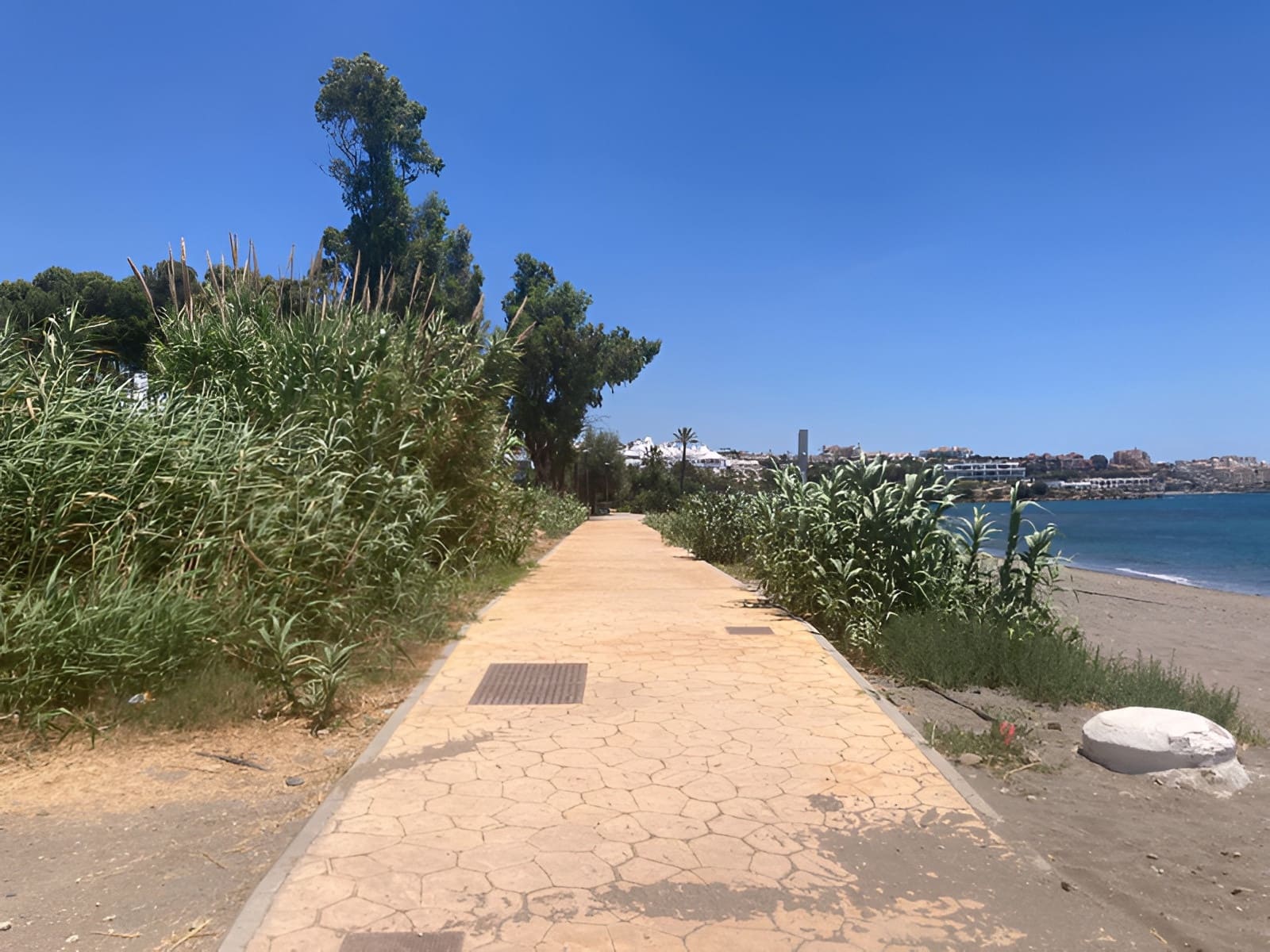 5 bedroom Townhouse for sale in Estepona with pool garage - € 1,755,000 (Ref: 9701444)