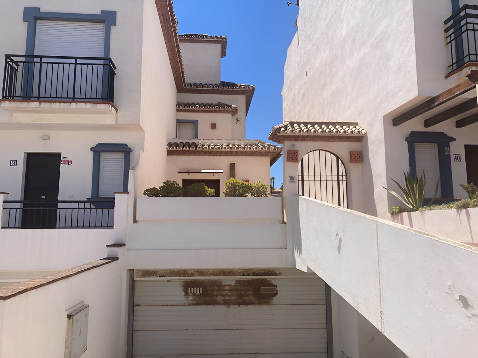 5 bedroom Townhouse for sale in Estepona with pool garage - € 1,755,000 (Ref: 9701444)