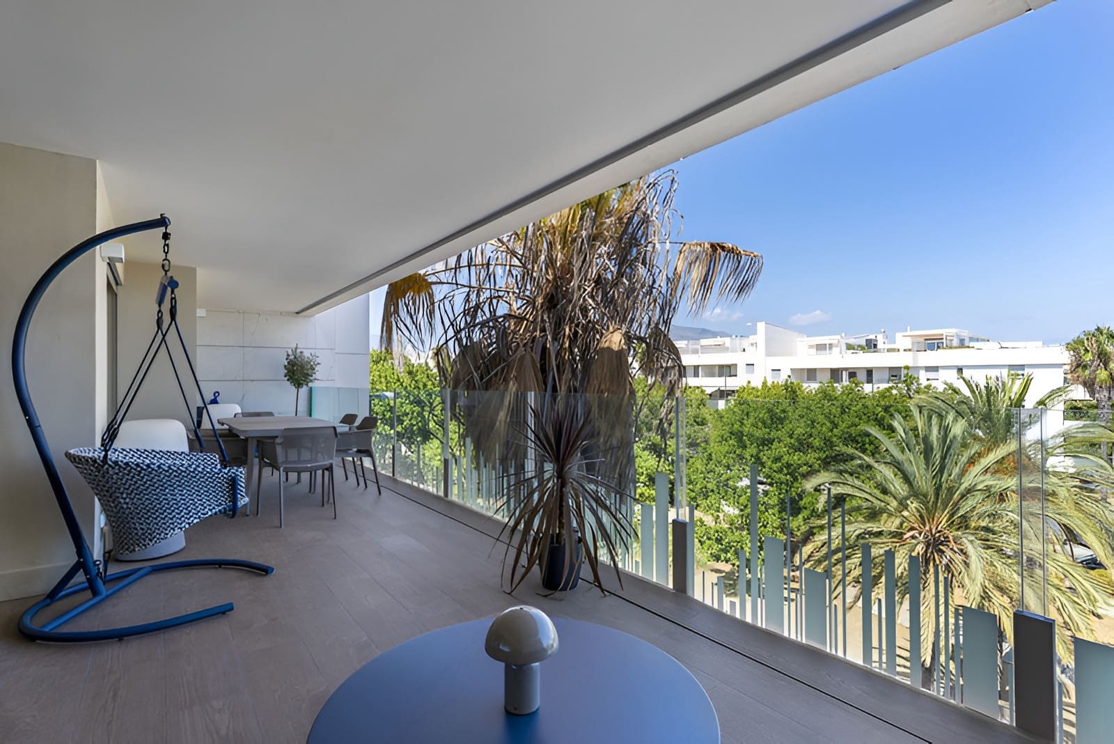 3 Zimmer Apartment zu verkaufen in San Pedro de Alcantara mit Pool Garage - 1.075.000 € (Ref: 9701445)