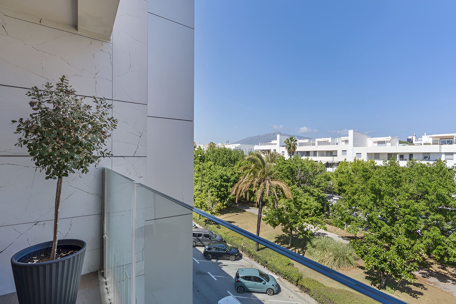 3 Zimmer Apartment zu verkaufen in San Pedro de Alcantara mit Pool Garage - 1.075.000 € (Ref: 9701445)