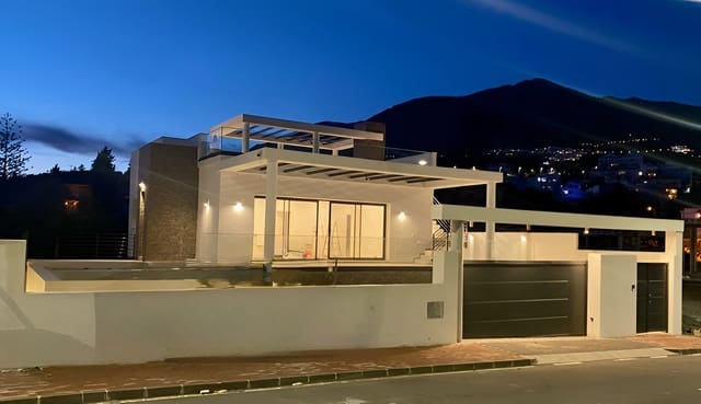 4 soveværelse Villa til salg i Mijas med swimmingpool garage - € 1.040.000 (Ref: 9701446)