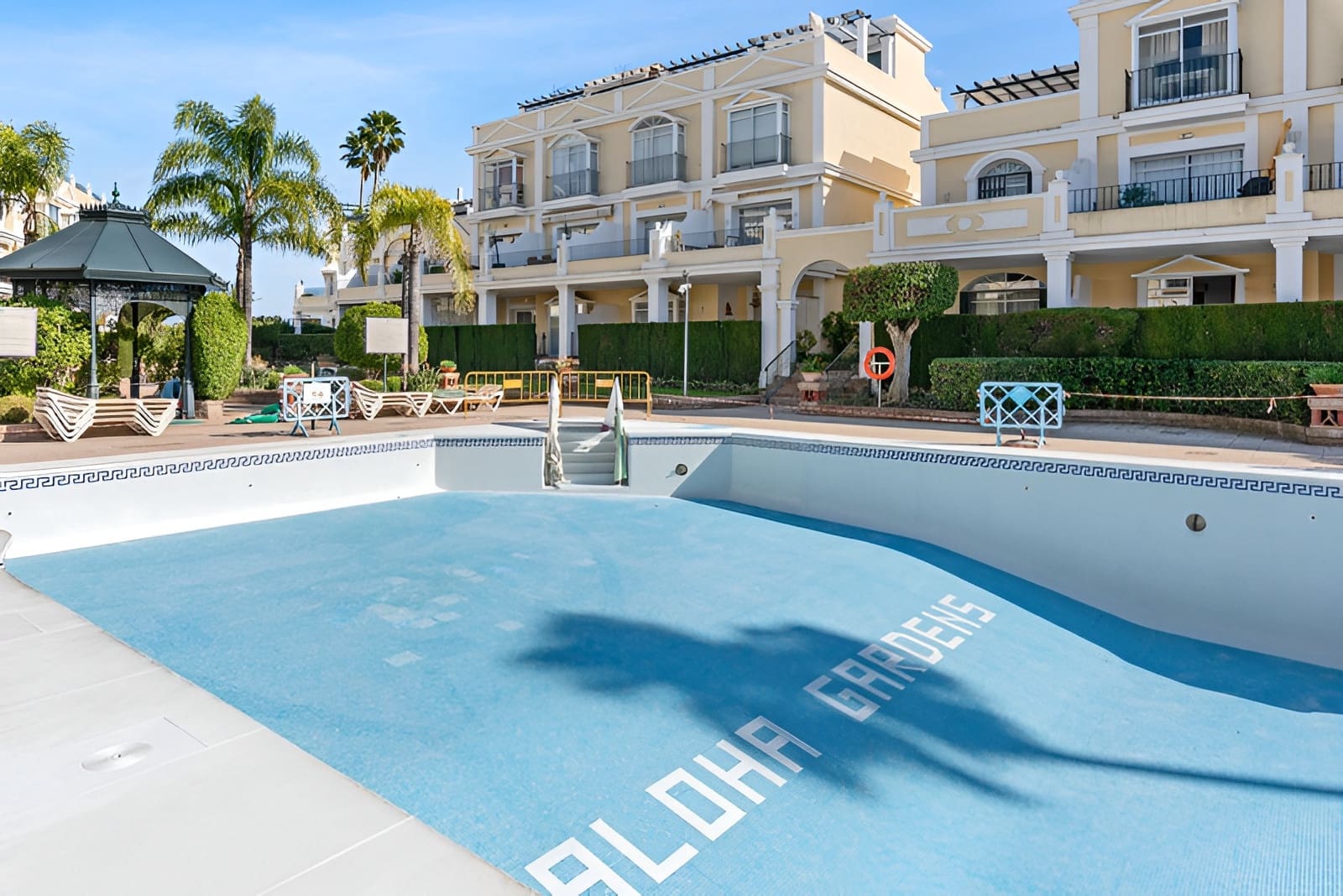 3 bedroom Apartment for sale in Marbella with pool garage - € 699,000 (Ref: 9726478)