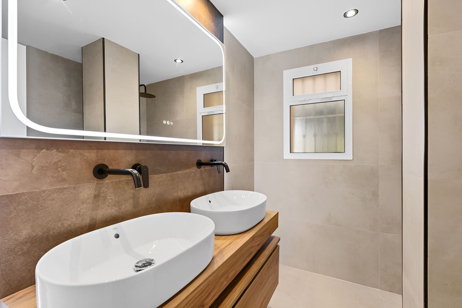 3 bedroom Apartment for sale in Nueva Andalucia with pool garage - € 699,000 (Ref: 9726479)