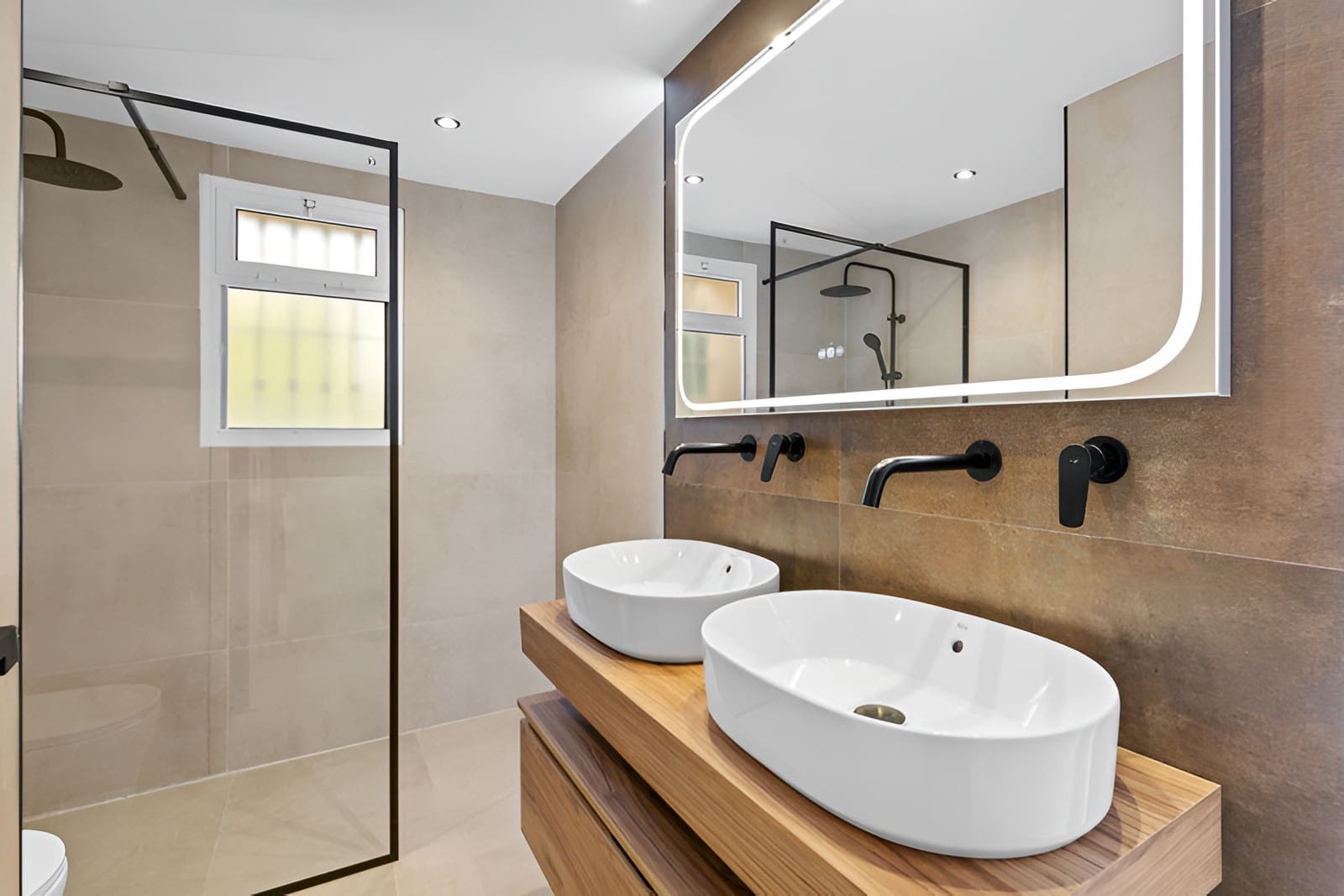 3 bedroom Apartment for sale in Nueva Andalucia with pool garage - € 699,000 (Ref: 9726479)