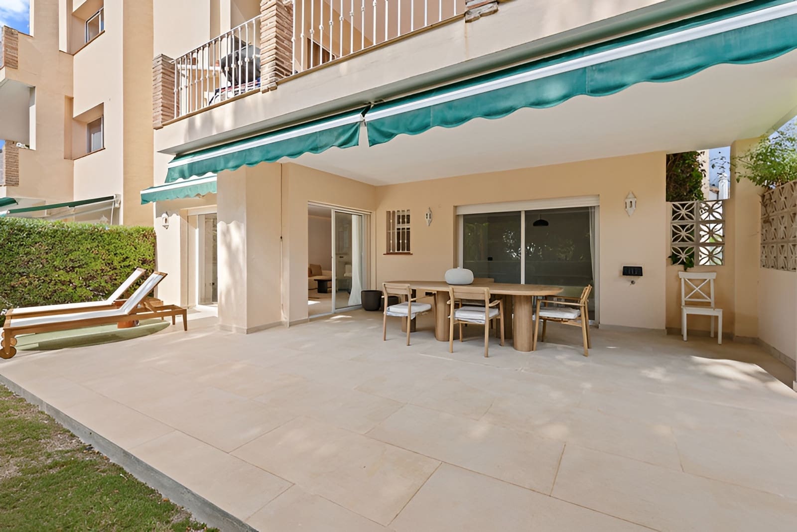 3 bedroom Apartment for sale in Nueva Andalucia with pool garage - € 699,000 (Ref: 9726479)