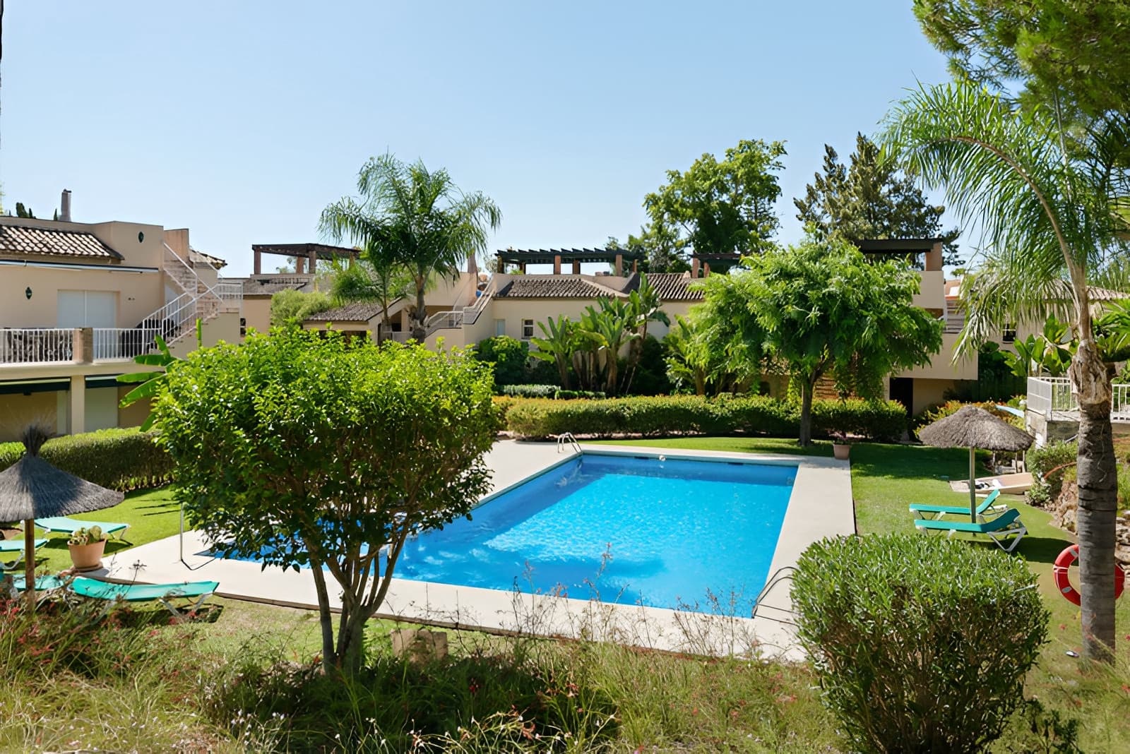 3 bedroom Apartment for sale in Nueva Andalucia with pool garage - € 699,000 (Ref: 9726479)