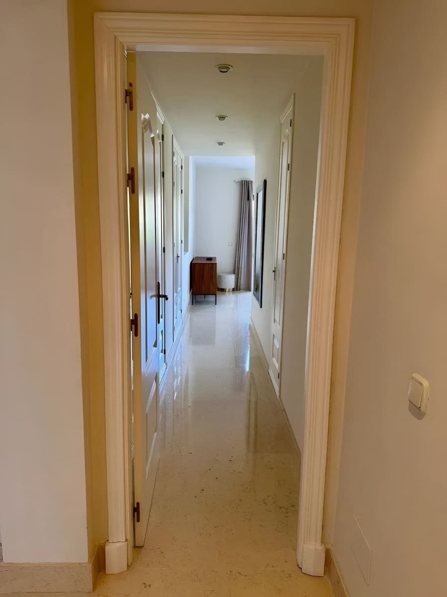 Apartamento de 3 habitaciones en Benahavís en venta con piscina garaje - 660.000 € (Ref: 9726481)