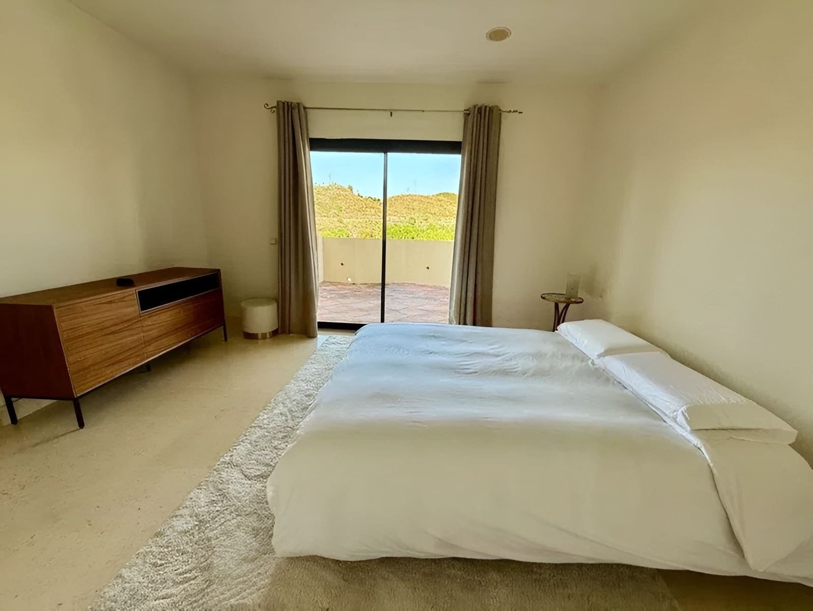 Apartamento de 3 habitaciones en Benahavís en venta con piscina garaje - 660.000 € (Ref: 9726481)